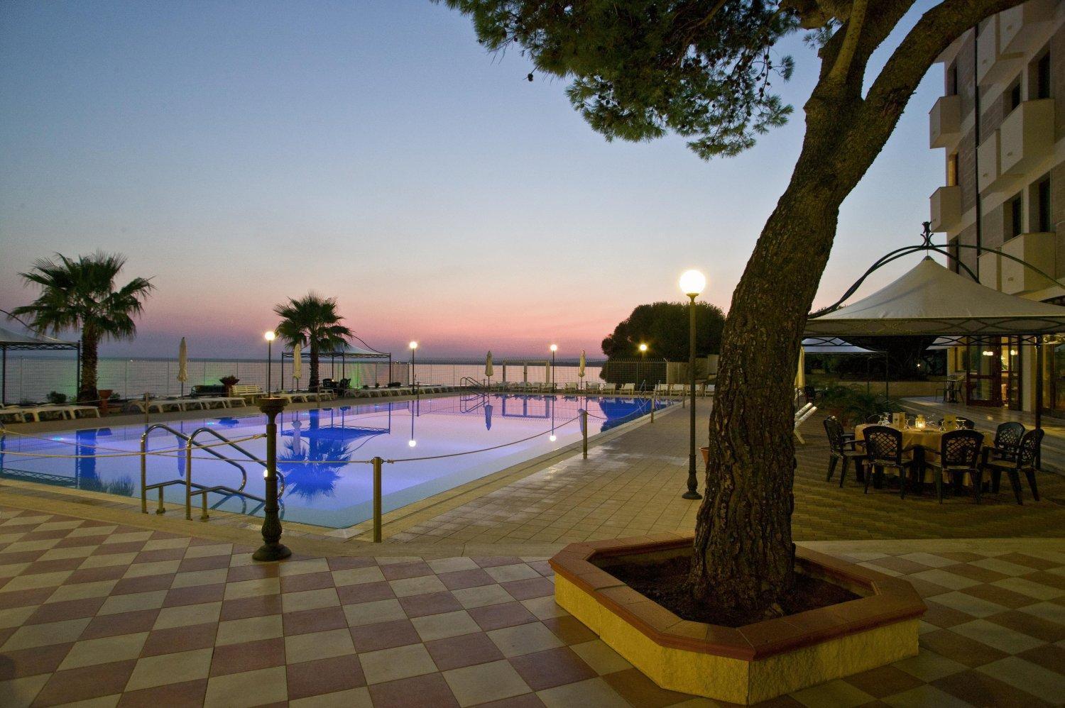 Apulia Hotel Taranto Ara Solis Lido Azzurro Exterior photo